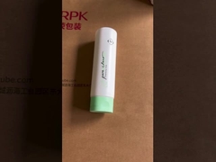 PCR PE Tùy chỉnh ống ép nhựa mỹ phẩm rỗng D45mm 140g / 5oz Ống làm sạch có nắp vặn